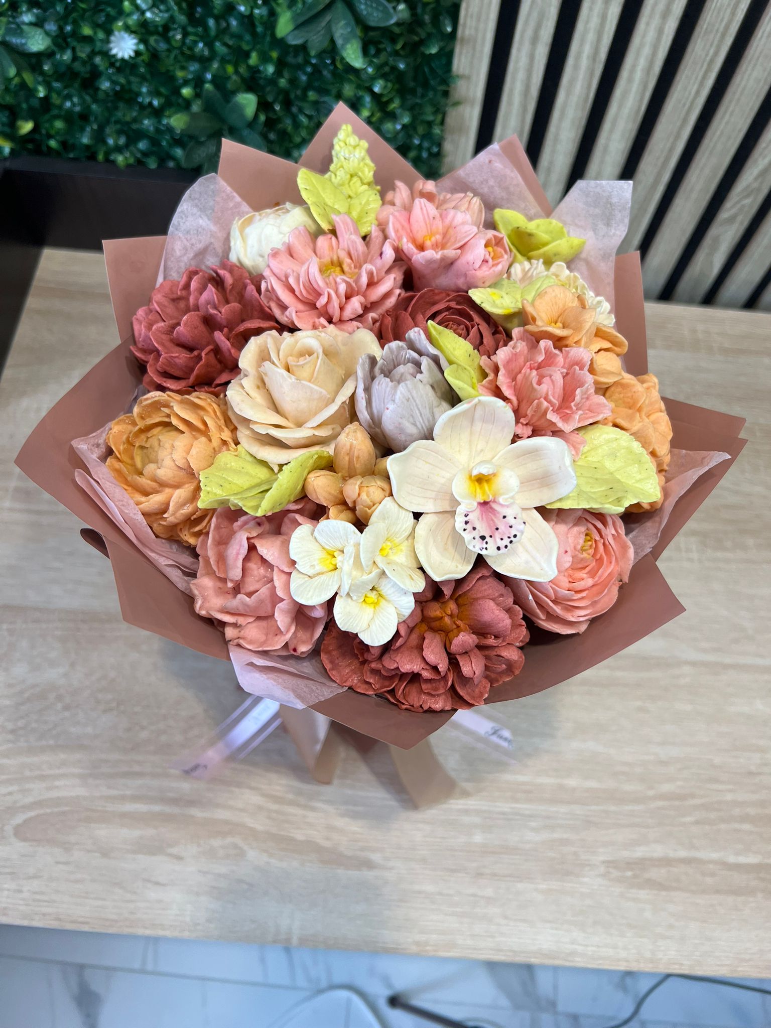 Golden Grace Bouquet M